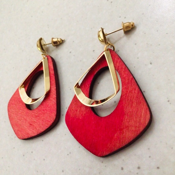 Stud Dangle Earrings Red Gold Wood Teardrop Womens Fashion Jewellery NWT - Picture 3 of 4